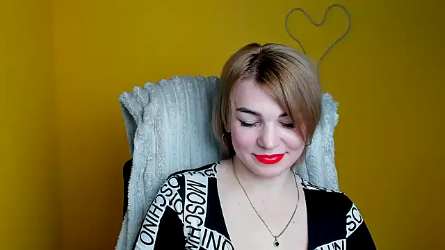 Snapshot of CuttieEmma chatting on February 7, 2026, 6:54 am CuttieEmma online show from February 7, 2026, 6:54 am