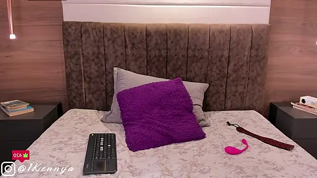 Kennya Rodriguez online show from January 10, 2025, 4:22 am