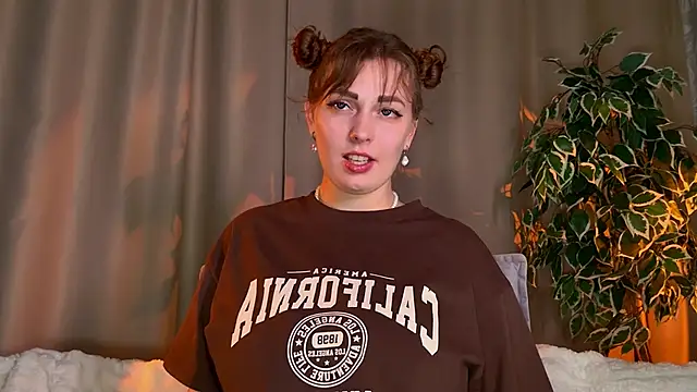 Snapshot of licklissy chatting on June 15, 2026, 1:00 pm licklissy online show from June 15, 2026, 1:00 pm