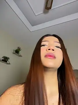 Snapshot of Pushaina__1 chatting on July 10, 2026, 4:12 am Pushaina 1 online show from July 10, 2026, 4:12 am