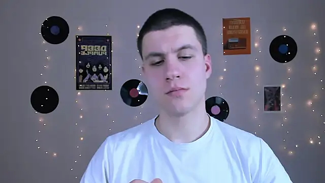 Snapshot of neo_raze chatting on February 2, 2026, 8:08 pm neo raze online show from February 2, 2026, 8:08 pm