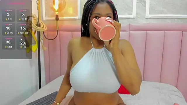 Luna cocoa online show from February 10, 2026, 12:37 pm