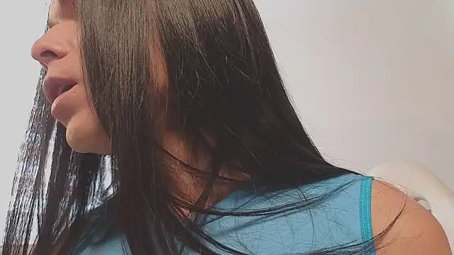 verodeli online show from February 7, 2025, 6:02 pm