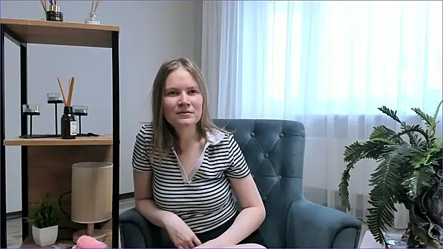 Snapshot of CleliaRostek chatting on February 15, 2026, 8:02 am CleliaRostek online show from February 15, 2026, 8:02 am