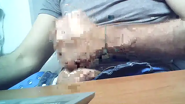 elegantblack online show from April 15, 2026, 11:49 am