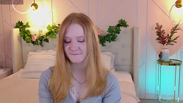 Snapshot of AmandaWatts chatting on February 24, 2026, 5:19 am AmandaWatts online show from February 24, 2026, 5:19 am