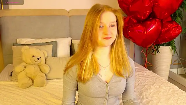 Snapshot of AmandaWatts chatting on February 18, 2026, 5:05 am AmandaWatts online show from February 18, 2026, 5:05 am