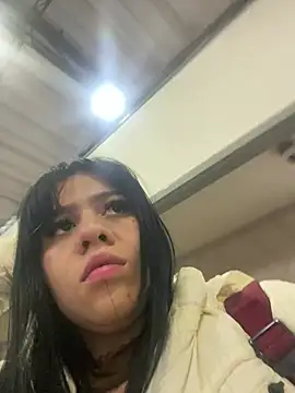 Snapshot of Luna_bigtitss777 chatting on February 4, 2026, 8:09 am Luna bigtitss777 online show from February 4, 2026, 8:09 am