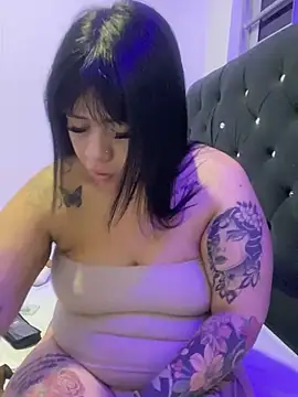 Snapshot of Luna_bigtitss777 chatting on February 13, 2026, 2:50 pm Luna bigtitss777 online show from February 13, 2026, 2:50 pm