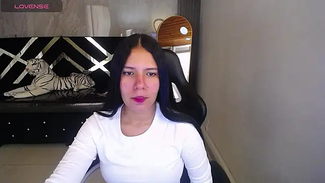 Snapshot of Isabellanoir_a chatting on February 16, 2026, 1:10 pm Isabellanoir a online show from February 16, 2026, 1:10 pm