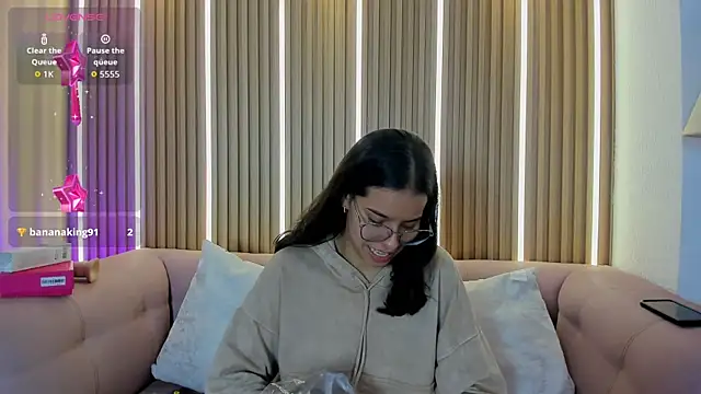 Luna Millers online show from July 13, 2026, 4:12 am