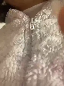 KarelyMitchel online show from April 17, 2026, 2:20 pm