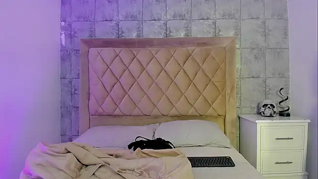 CleoFoxx  online show from March 4, 2026, 12:24 pm