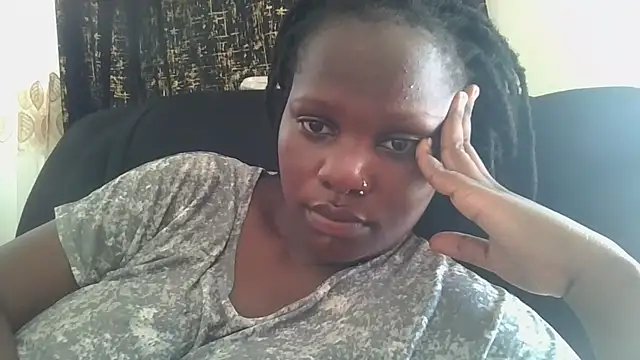 Snapshot of MIlk_Spray_ chatting on February 25, 2026, 7:52 am MIlk Spray online show from February 25, 2026, 7:52 am