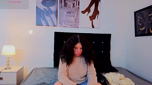 Zoe-yanin online show from March 28, 2026, 6:53 pm