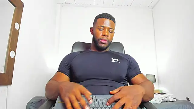 Snapshot of James_McBoy chatting on February 18, 2026, 7:54 pm James McBoy online show from February 18, 2026, 7:54 pm