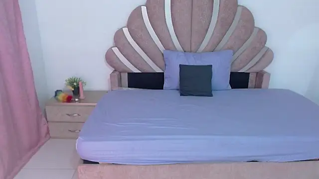 Snapshot of mia_fox666 chatting on February 5, 2026, 11:33 pm mia fox666 online show from February 5, 2026, 11:33 pm