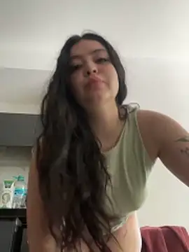 lolaaculaa online show from March 31, 2026, 3:58 pm