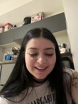 lolaaculaa online show from February 5, 2026, 4:08 am