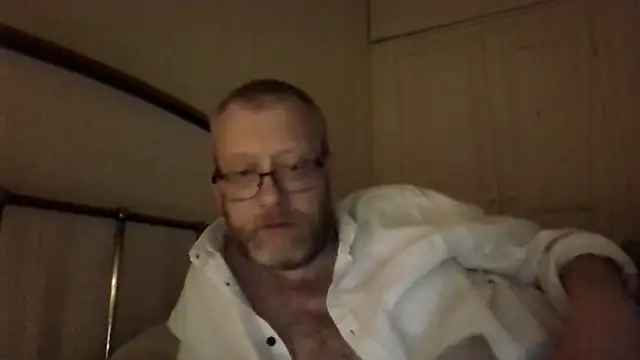 Snapshot of UnshodSixties chatting on May 22, 2026, 11:25 pm UnshodSixties online show from May 22, 2026, 11:25 pm