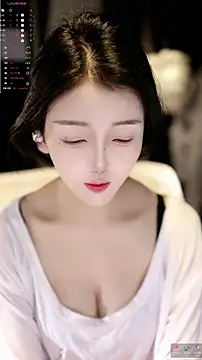 xiaomoli928 online show from April 7, 2026, 1:02 pm