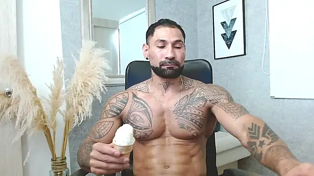 Snapshot of brooklyn- chatting on February 15, 2026, 7:35 pm brooklyn- online show from February 15, 2026, 7:35 pm