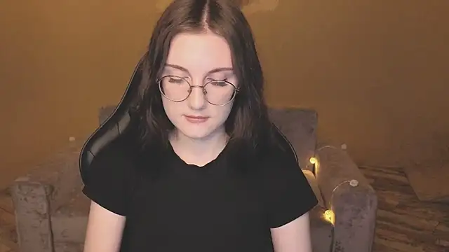 VixenLight online show from February 2, 2026, 1:48 am