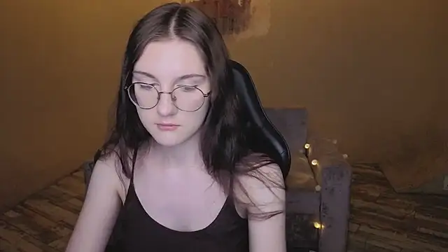 VixenLight online show from February 13, 2026, 9:31 am