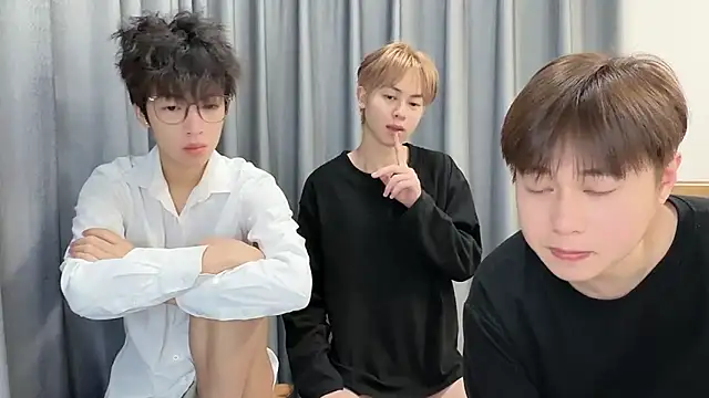 Snapshot of No_1MiaoMiao-Kk chatting on February 7, 2026, 11:40 am No 1MiaoMiao-Kk online show from February 7, 2026, 11:40 am