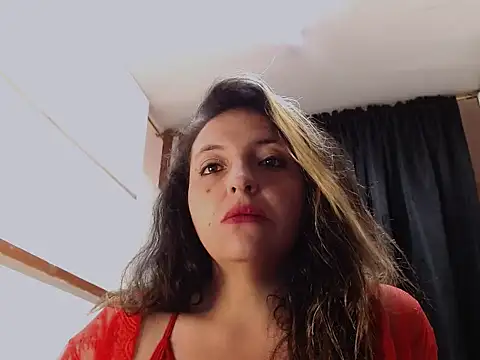 KENDRA-HONEY online show from April 9, 2026, 1:17 pm