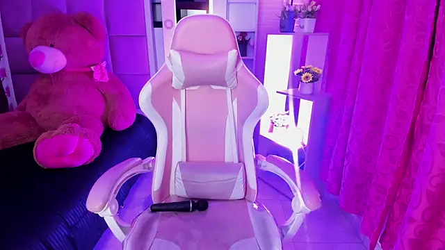 liany taylor online show from April 17, 2026, 2:58 am