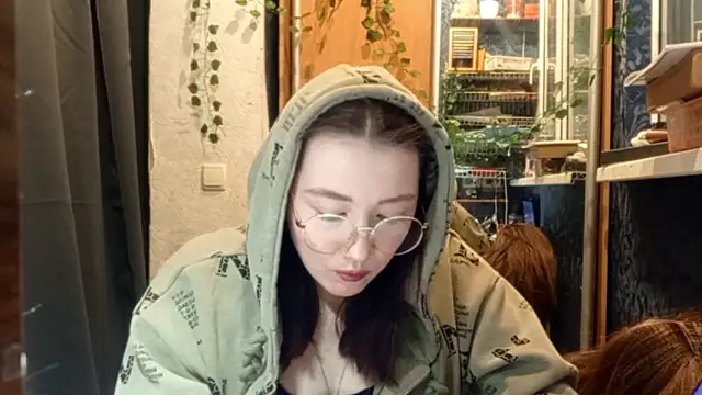 PhoebePalmer online show from February 11, 2026, 8:20 pm