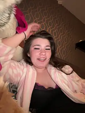 Snapshot of SpicyRed_x chatting on February 22, 2026, 10:00 pm SpicyRed x online show from February 22, 2026, 10:00 pm