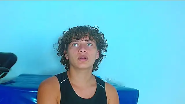 arielnoir6958 online show from March 15, 2026, 9:44 pm