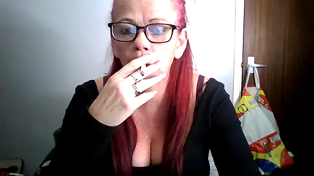 Forbidden-Irish-x online show from April 8, 2026, 10:33 pm