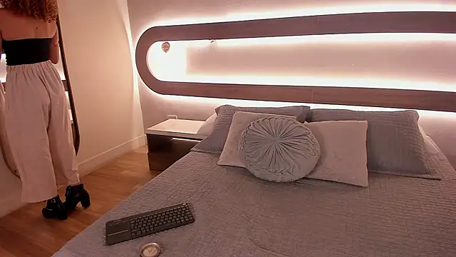 Snapshot of Sienna_brunette chatting on February 10, 2026, 12:15 pm Sienna brunette online show from February 10, 2026, 12:15 pm