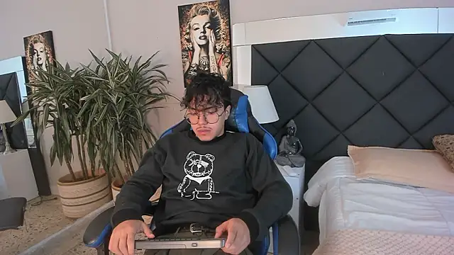 kai storn online show from March 14, 2026, 11:49 am