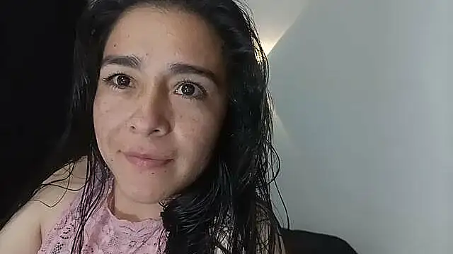 sensualstryp online show from April 5, 2026, 1:34 am