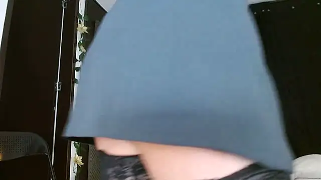 sensualstryp online show from March 28, 2026, 1:39 am