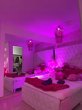 Kitty madness online show from February 9, 2026, 8:29 pm