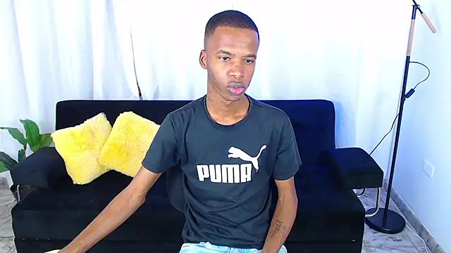 Snapshot of gusy_18 chatting on February 2, 2026, 8:19 pm gusy 18 online show from February 2, 2026, 8:19 pm