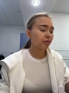 MonicaWestt online show from March 19, 2026, 6:13 am