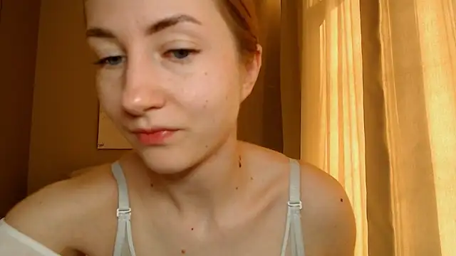 Snapshot of BluueSilk chatting on February 10, 2025, 9:36 am BluueSilk online show from February 10, 2025, 9:36 am