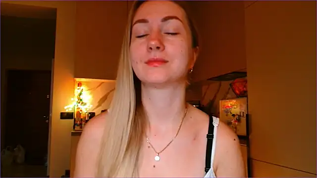 BluueSilk online show from February 9, 2026, 6:44 am