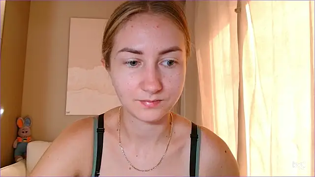 Snapshot of BluueSilk chatting on September 20, 2025, 7:24 am BluueSilk online show from September 20, 2025, 7:24 am