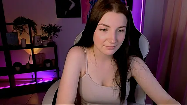 AliceChanel online show from April 17, 2026, 9:23 am