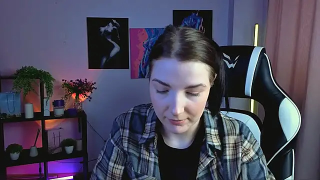 AliceChanel online show from April 18, 2026, 9:11 am