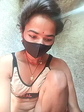 Snapshot of Sunali_Bendre chatting on March 2, 2026, 5:08 am Sunali Bendre online show from March 2, 2026, 5:08 am