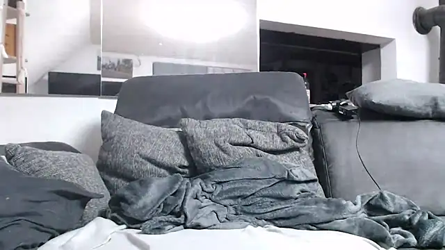 Chelle-Sensation online show from February 5, 2026, 11:33 pm