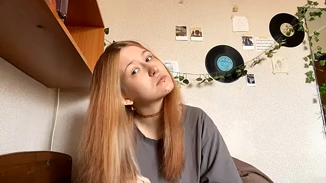 LaureenVielma online show from March 20, 2026, 7:20 am